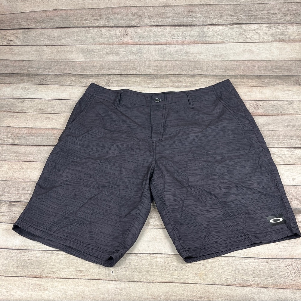 Oakley Golf shorts Size 36 100% polyester